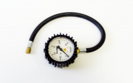 Манометр профессиональный WONDER для измерения давления в шинах до 2,5 бар (шланг 35 см)