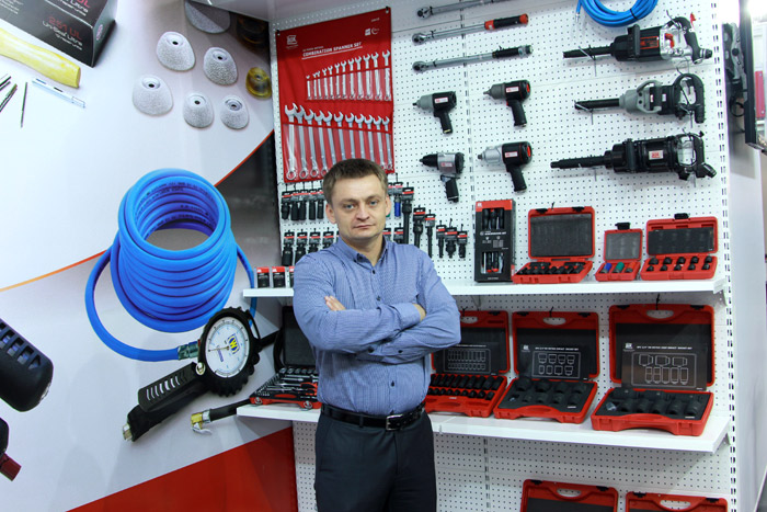 Оборудование и материалы для шиномонтажа TECH-RUSSIA на выставке ИНТЕРАВТО 2013 в выставочном комплексе КРОКУС-ЭКСПО МОСКВА.