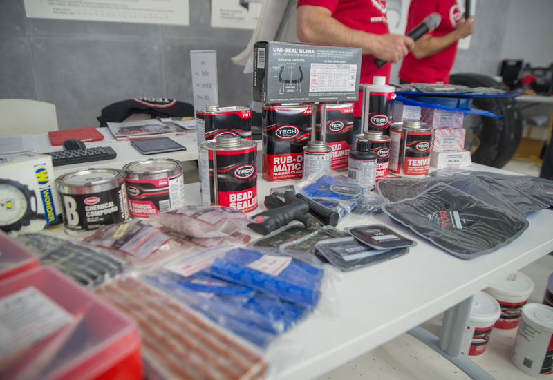 Всё под рукой: материалы, инструмент и химические компоненты TECH для ремонта покрышек и камер Всё под рукой: материалы, инструмент и химические компоненты TECH для ремонта покрышек и камер