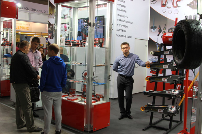 Оборудование и материалы для шиномонтажа TECH-RUSSIA на выставке ИНТЕРАВТО 2013 в выставочном комплексе КРОКУС-ЭКСПО МОСКВА.