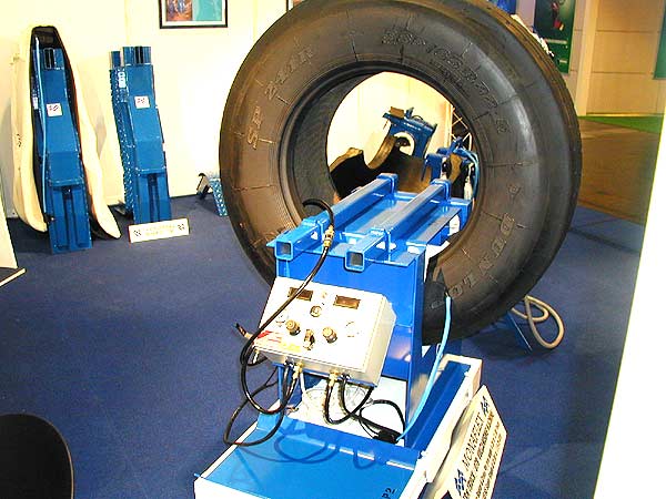 Фоторепортаж о выставке «REIFEN TYRES 2002» (г.Эссен, Германия)