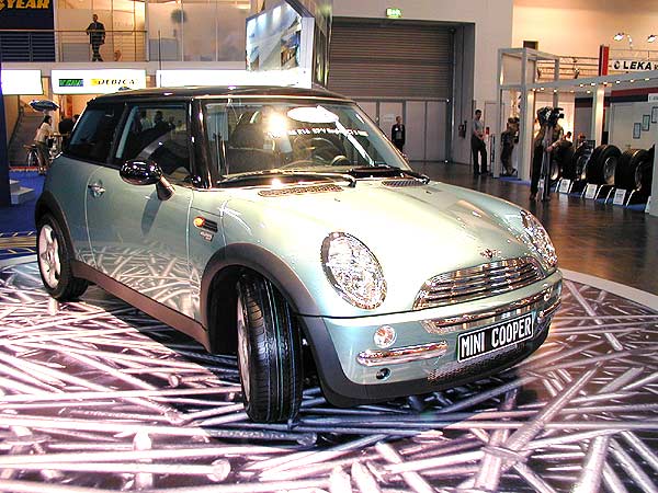 Фоторепортаж о выставке «REIFEN TYRES 2002» (г.Эссен, Германия)