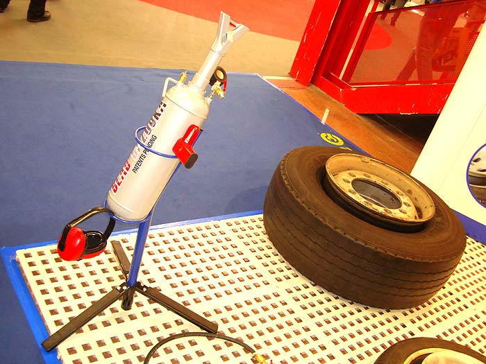 участие в работе специализированной выставки «AUTOPROMOTEC 2011»