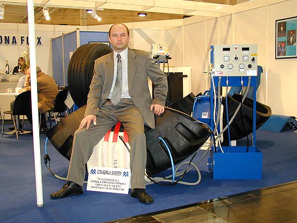 Фоторепортаж о выставке «REIFEN TYRES 2002» (г.Эссен, Германия)