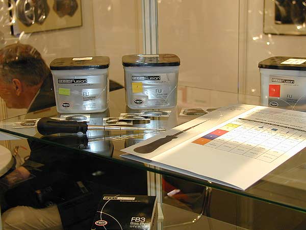 Фоторепортаж о выставке «REIFEN TYRES 2002» (г.Эссен, Германия)