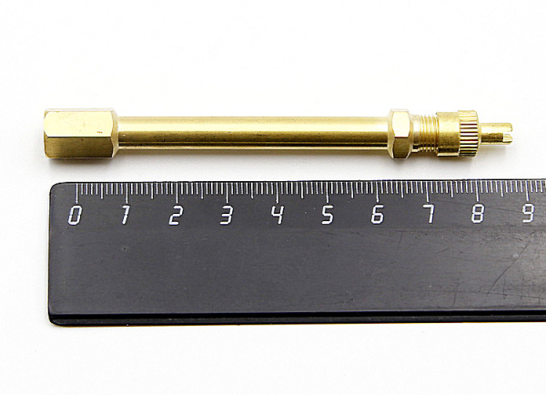 Металлический прямой удлинитель для грузовых вентилей, длина 80 мм Металлический прямой удлинитель для грузовых вентилей, длина 80 мм