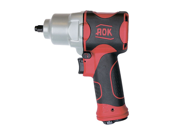 Гайковерт ударный 1/2 дюйма, усилие 786 Нм, 13500 об/мин, корпус из сплава алюминия и композита, вес 1,24 кг Гайковерт ударный 1/2 дюйма, усилие 786 Нм, 13500 об/мин, корпус из сплава алюминия и композита, вес 1,24 кг