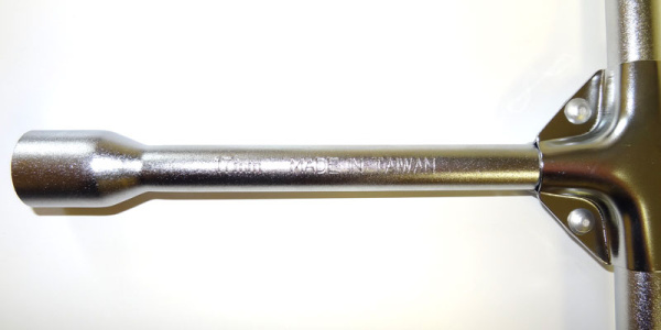 Крестообразный баллонный ключ 17х19х21, 1/2 дюйма, АОК