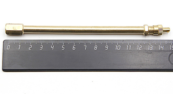 Металлический прямой удлинитель для грузовых вентилей, длина 142 мм Металлический прямой удлинитель для грузовых вентилей, длина 142 мм