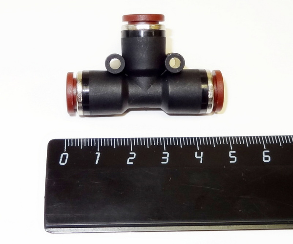 Тройник быстрозажимной цанговый для трубки 8 мм