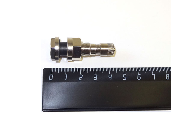 Металлический вентиль для б/к легкосплавных дисков грузовых автомобилей и автобусов, диаметр отверстия в диске 9.7 мм, длина 40 мм