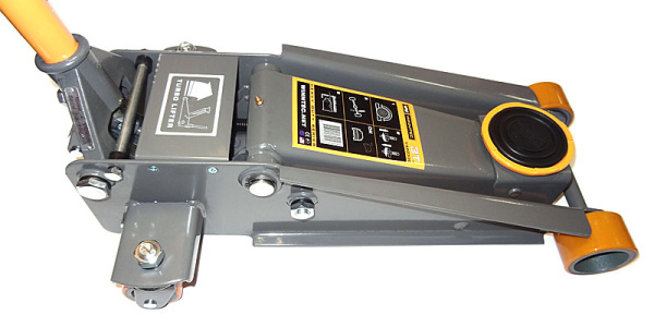 Домкрат гидравлический подкатной с системой Turbo Lifter, грузоподъёмность 3 тонны Домкрат гидравлический подкатной с системой Turbo Lifter, грузоподъёмность 3 тонны